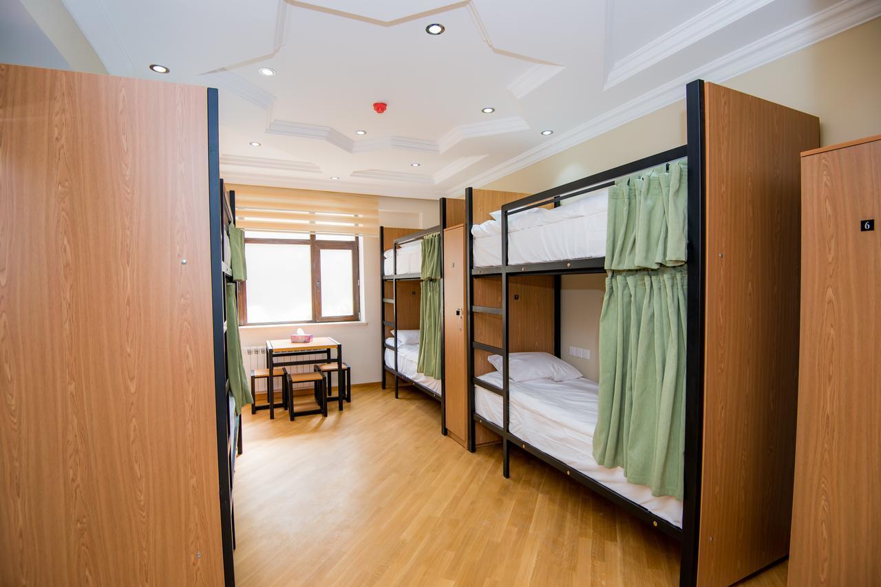 Feyu Hostel Баку Экстерьер фото