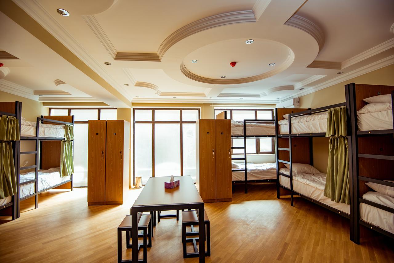 Feyu Hostel Баку Экстерьер фото